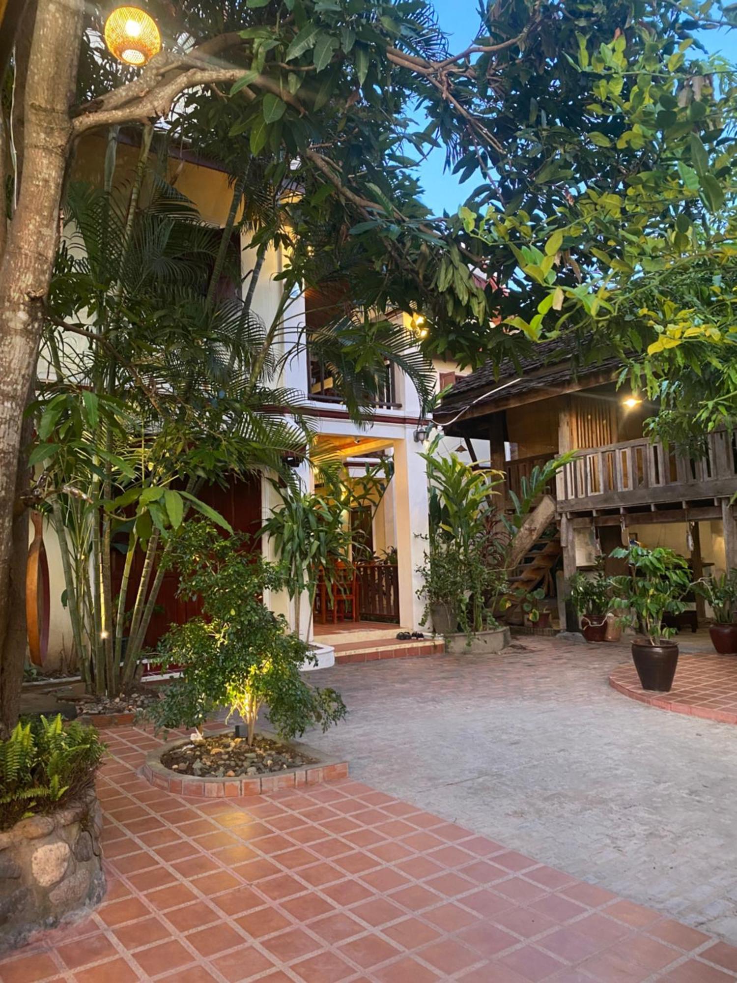 Golden Sun Boutique Hotel Luangprabang Kültér fotó